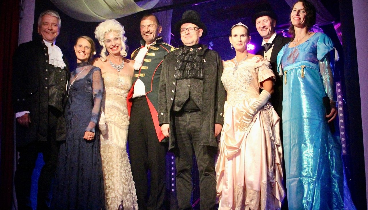 &copy; Schloss Neuhoff