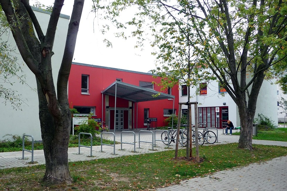 Buitenaanzicht van het gebouw in de Gorkistraße, © Sabrina Wittkopf-Schade