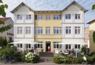 Promenadenansicht Pension Seeperle // © Frau Mandy Knuth Promenadenansicht Pension Seeperle // © Frau Mandy Knuth