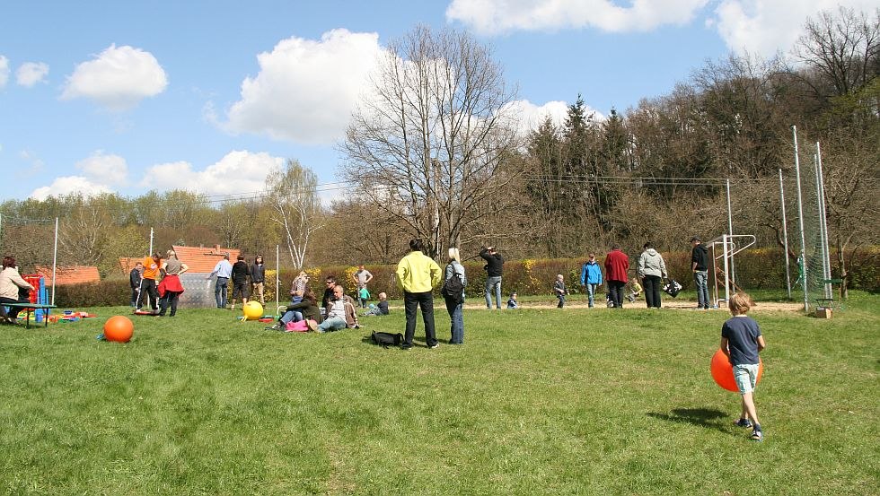 Kleurrijke drukte op het sportveld, © Hinterste Mühle gGmbH