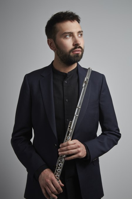 &copy; Christa Holka