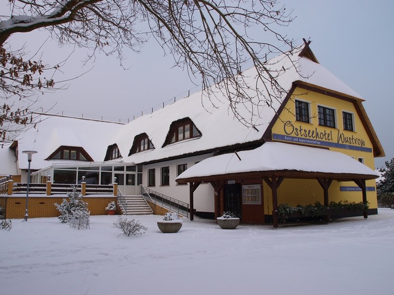 zaśnieżony Ostseehotel Wustrow, © Ostseehotel Wustrow
