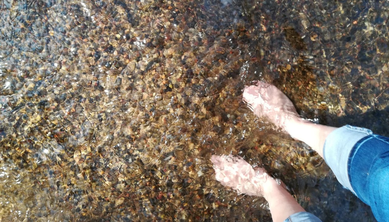 fuesse-im-wasser, &copy; Britta Daedelow-Seydl