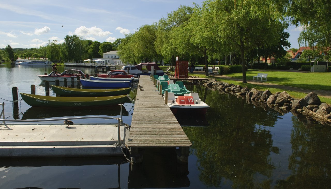 Bootverhuur en ligplaatsen voor de elektrische zonneboot, &copy; Frank Eilrich