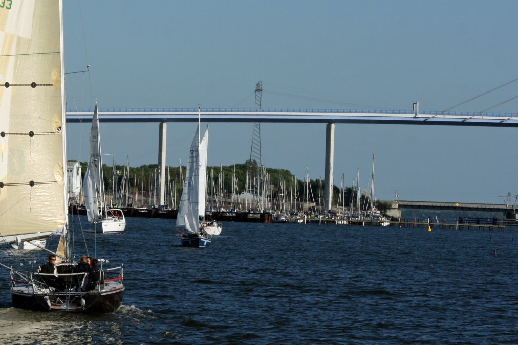 The piers of the Dänholm water sports centre in front of the two Rügen Bridges, © Lutz Lampe, Stralsund The piers of the Dänholm water sports centre in front of the two Rügen Bridges, © Lutz Lampe, Stralsund