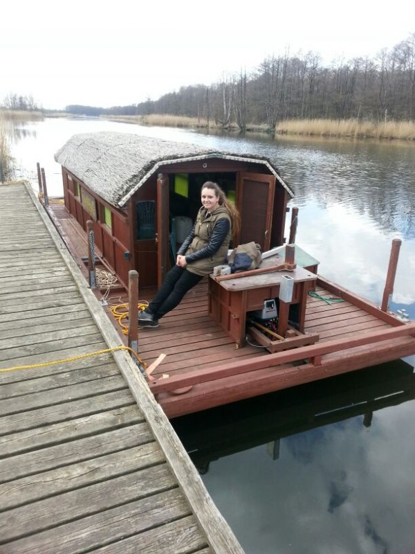 The raft, which is easy to steer, is booked by families as well as fishing enthusiasts. // &copy; Eric Voshage