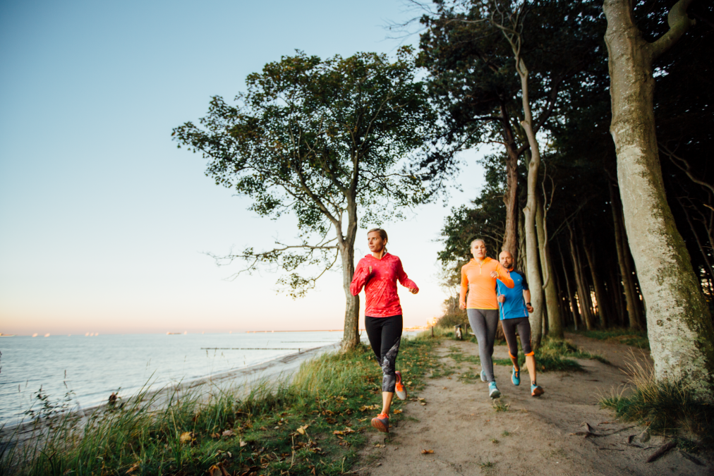 Wieczorny jogging wzdłuż klifów, © TMV/Roth