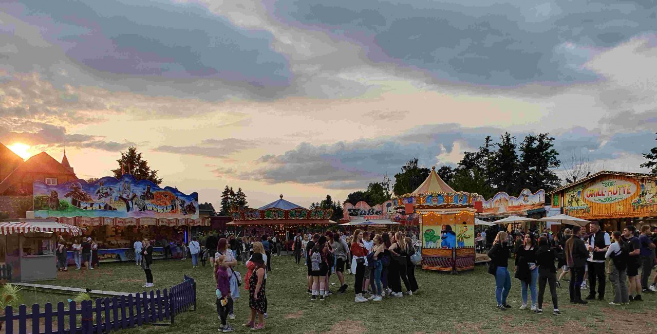 &copy; Hartwig Meyer