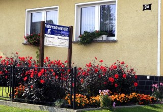 Hinweisschild "Fahrradverleih" // © Sabrina Wittkopf-Schade Hinweisschild "Fahrradverleih" // © Sabrina Wittkopf-Schade