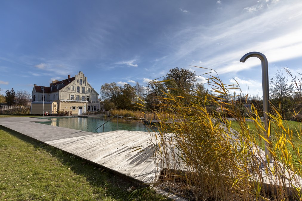 Michael Weise_ House view Scroll bar Web, © Hotel Gutshaus Parin