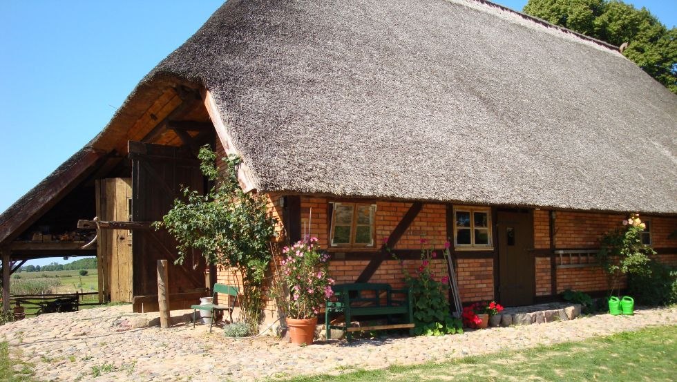 Schuur op de driezijdige boerderij Schmadebeck, © Dreiseithof Schmadebeck