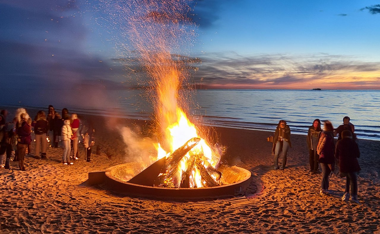 &copy; Strandfeuer.jpg