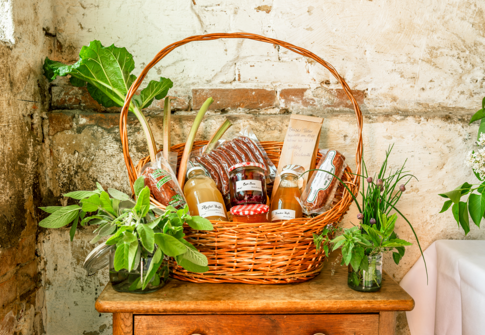 2025-04-24 14_35_50-Regionale Produkte vom Bauernhof_1 __ Regional products from the farm_1.jpg - Ir, &copy; TMV/Tiemann