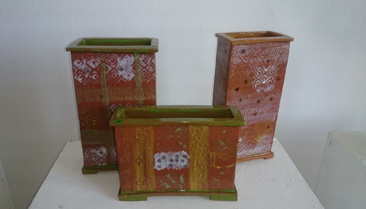 Keramisch boetseren ... leer werken met klei in een cursus, © Dr. Hildegard Brekenfeldt Keramisch boetseren ... leer werken met klei in een cursus, © Dr. Hildegard Brekenfeldt