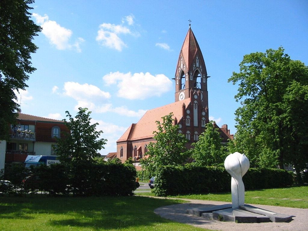 Kości&oacute;ł Marii-Rosenkranz-K&ouml;nigin,
Kości&oacute;ł katolicki Demmin // &copy; Hansestadt Demmin