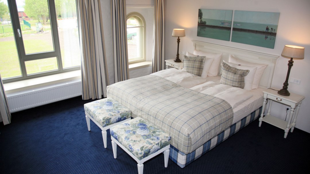Double bed in hotel "Alter Kornspeicher" Neustrelitz, © Alter Kornspeicher