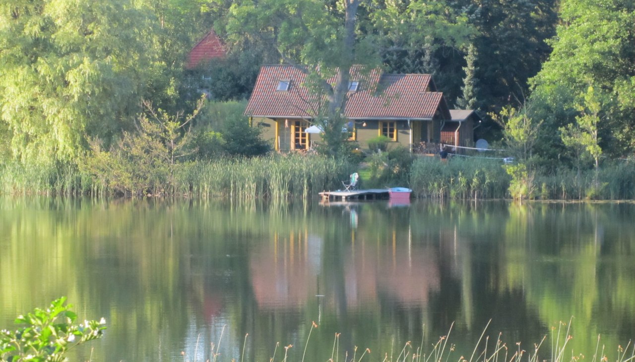 Willow house - view from the other side of the lake, &copy; Ewald Krombholz