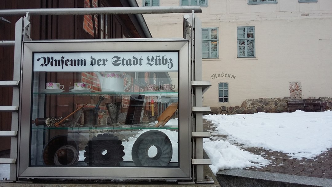 Vitrine buiten, © Susan Schejer