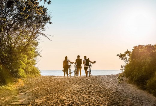 Na długodystansowych trasach rowerowych w Meklemburgii-Pomorzu Przednim znajduje się wiele pięknych plaż do odkrycia // © MV-T/Tiemann Na długodystansowych trasach rowerowych w Meklemburgii-Pomorzu Przednim znajduje się wiele pięknych plaż do odkrycia // © MV-T/Tiemann