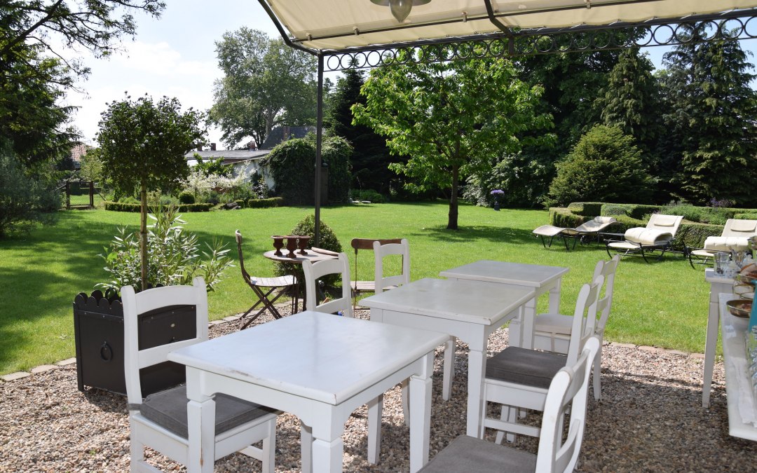 Geniet van een paar gezellige uurtjes op onze terrassen in het park., © Elisabeth Neufeld-Picciani