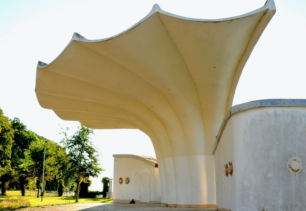 Pawilon muzyczny Kurmuschel na nadmorskiej promenadzie w Sassnitz, © Tourismuszentrale Rügen