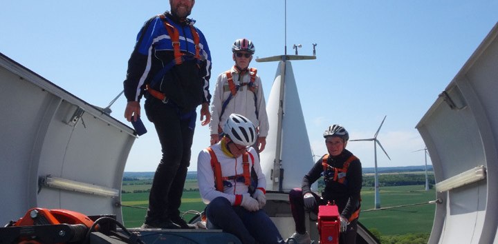 auf einem Windrad // &copy; adfc-Schwerin
