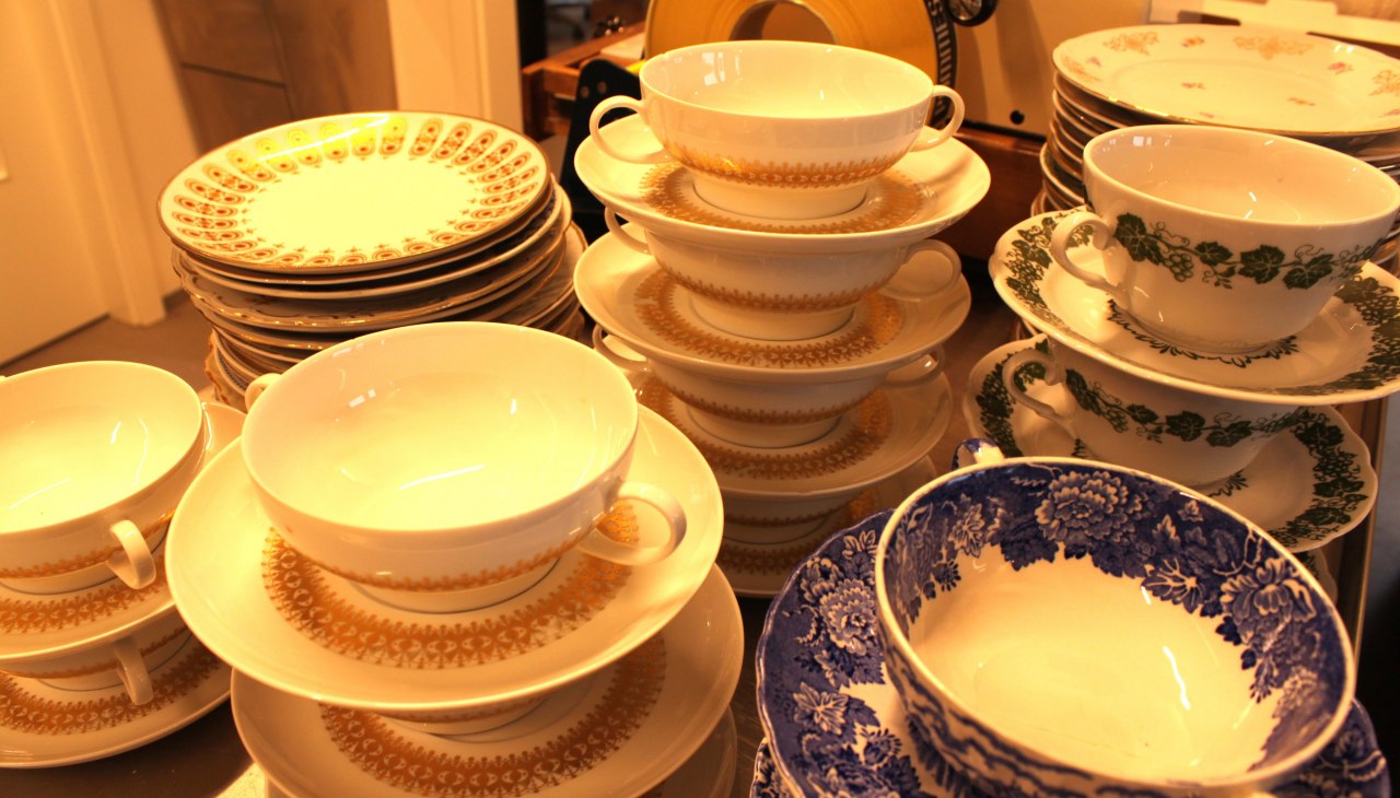 ...er zitten hier nog chips op porselein, &copy; pommes-bude.com