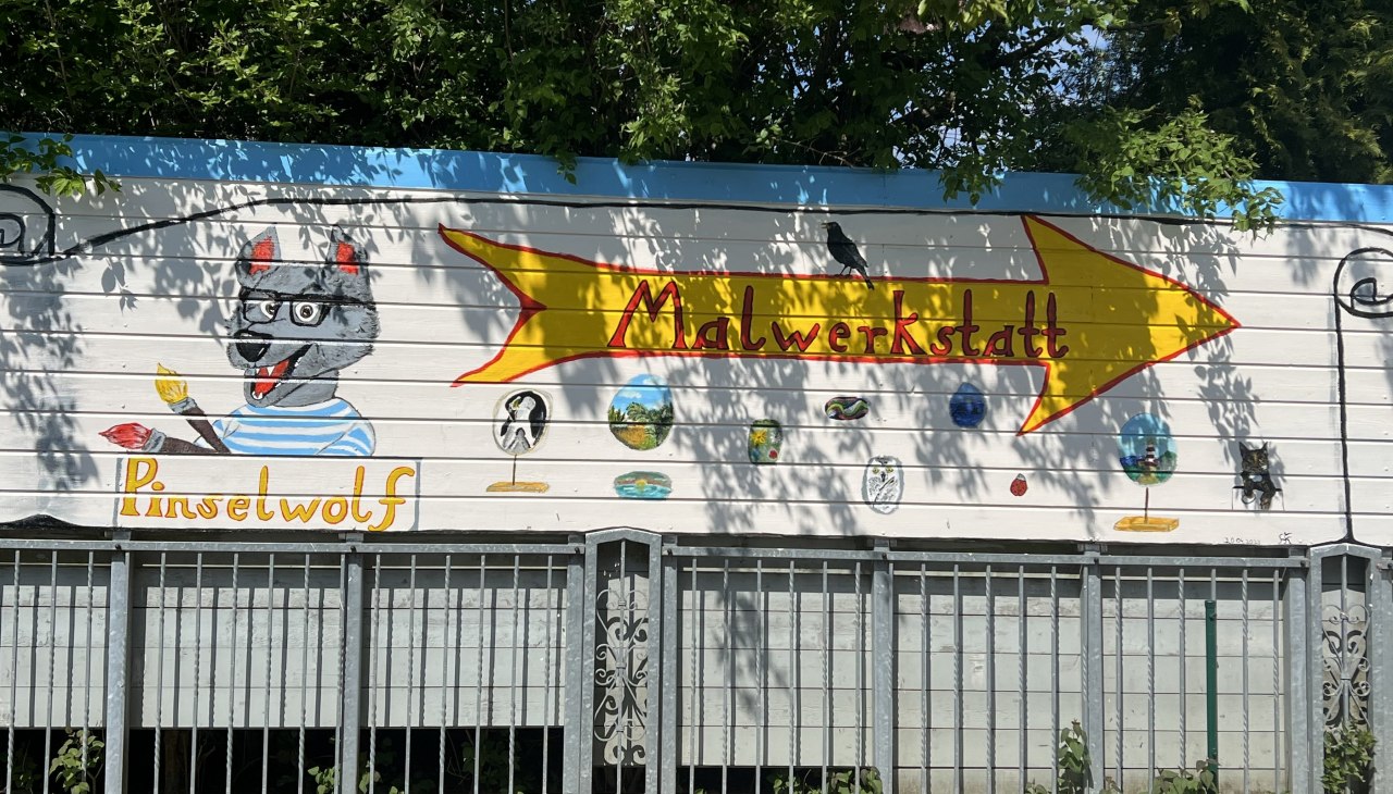 Zaprojektowana ściana dla warsztatu malarskiego Pinselwolf. Jest ona często używana do sesji zdjęciowych., &copy; Wolfgang Hube