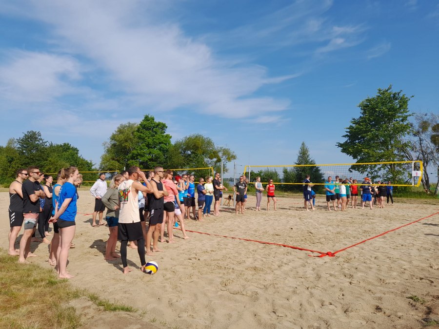 Boiska do siatkówki plażowej na kąpielisku "Mili" - 1. letnia impreza plażowa, © TDG Rechlin mbH Boiska do siatkówki plażowej na kąpielisku "Mili" - 1. letnia impreza plażowa, © TDG Rechlin mbH