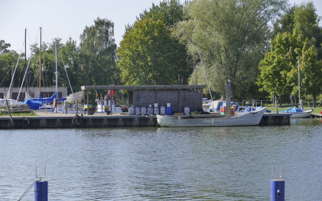 Przystań rybacka znajduje się również w basenie portowym mariny, naprzeciwko niej, © TMV/cross media redaktion