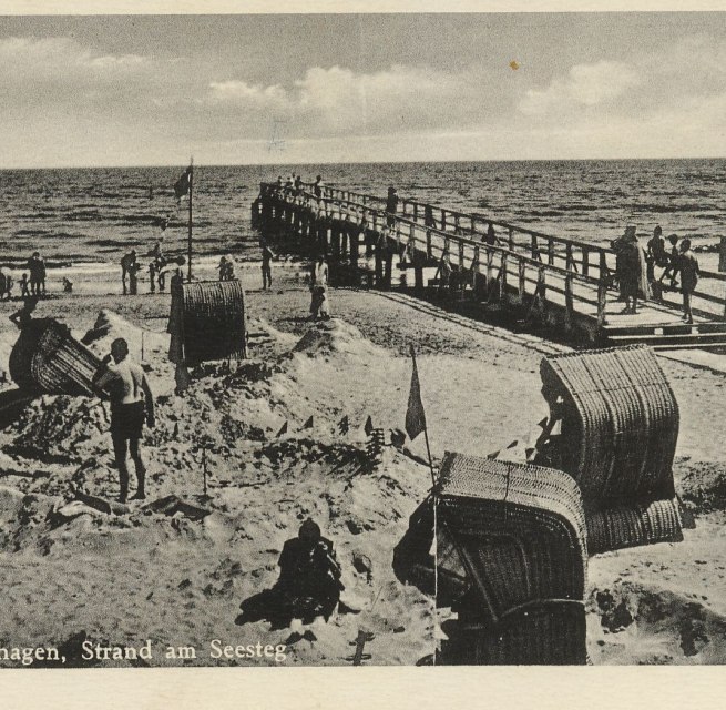 © Strand mit Seesteg