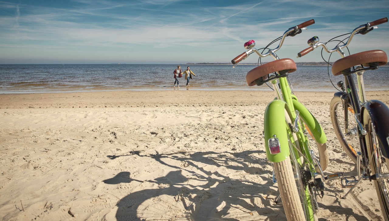 Freest beach offers a wonderful view of the island of Ruden and Island of Usedom. You can get a fish sandwich at the snack stand in the fishing harbor., © tvv.Pocha-Burwitz
