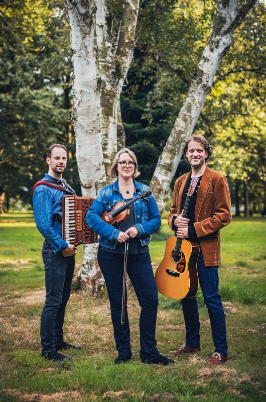 &copy; Jonas Steingraeber