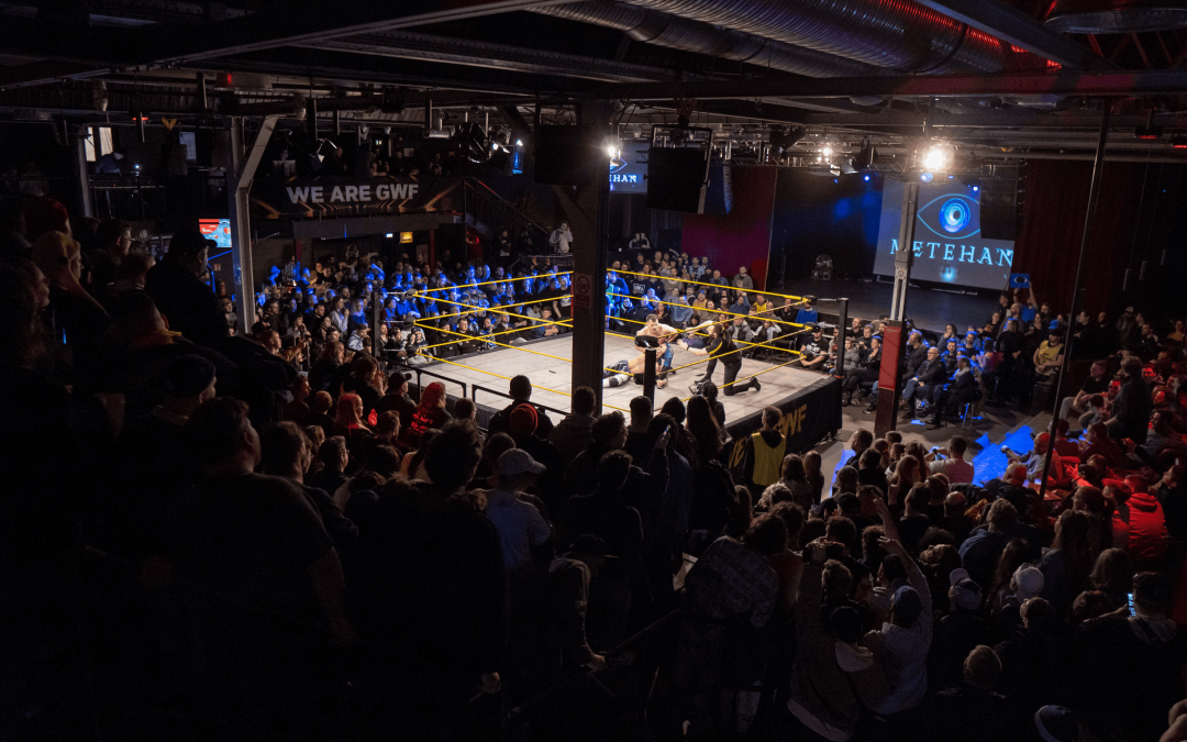 Festsaal Kreuzberg filled with fans and action in the ring, © GWF Wrestling