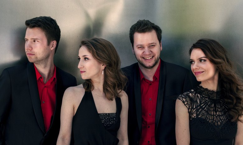 &copy; &copy; Felix Broede