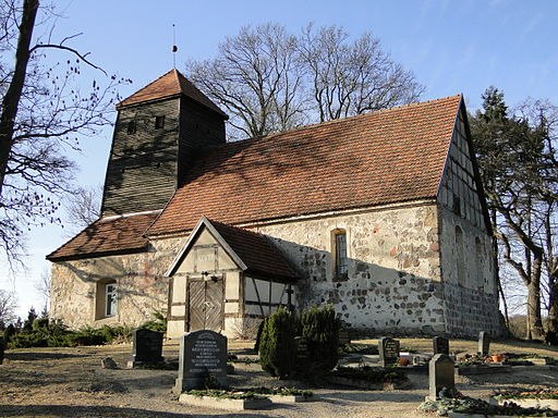 Church Lichtenberg, © von Niteshift (Diskussion) (Eigenes Werk) [CC-BY-SA-3.0 (http://creativecommons.org/licenses/by-sa/3.0)], via Wikimedia Commons