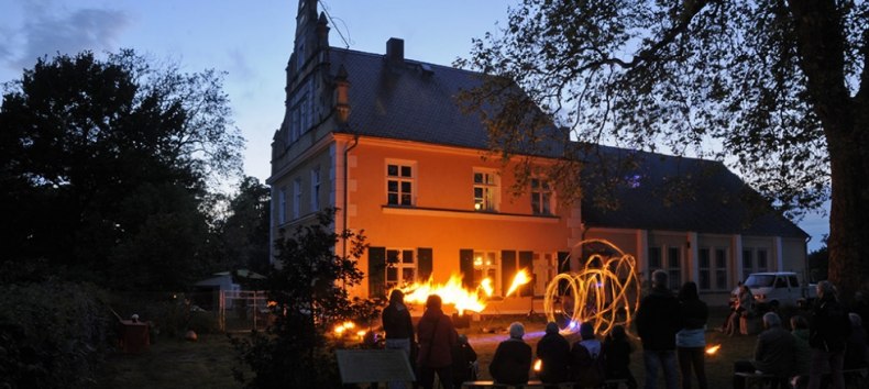 Zur MittsommerRemise im Gutshaus Behrenshagen // &copy; Britta Siebenb&uuml;rgen