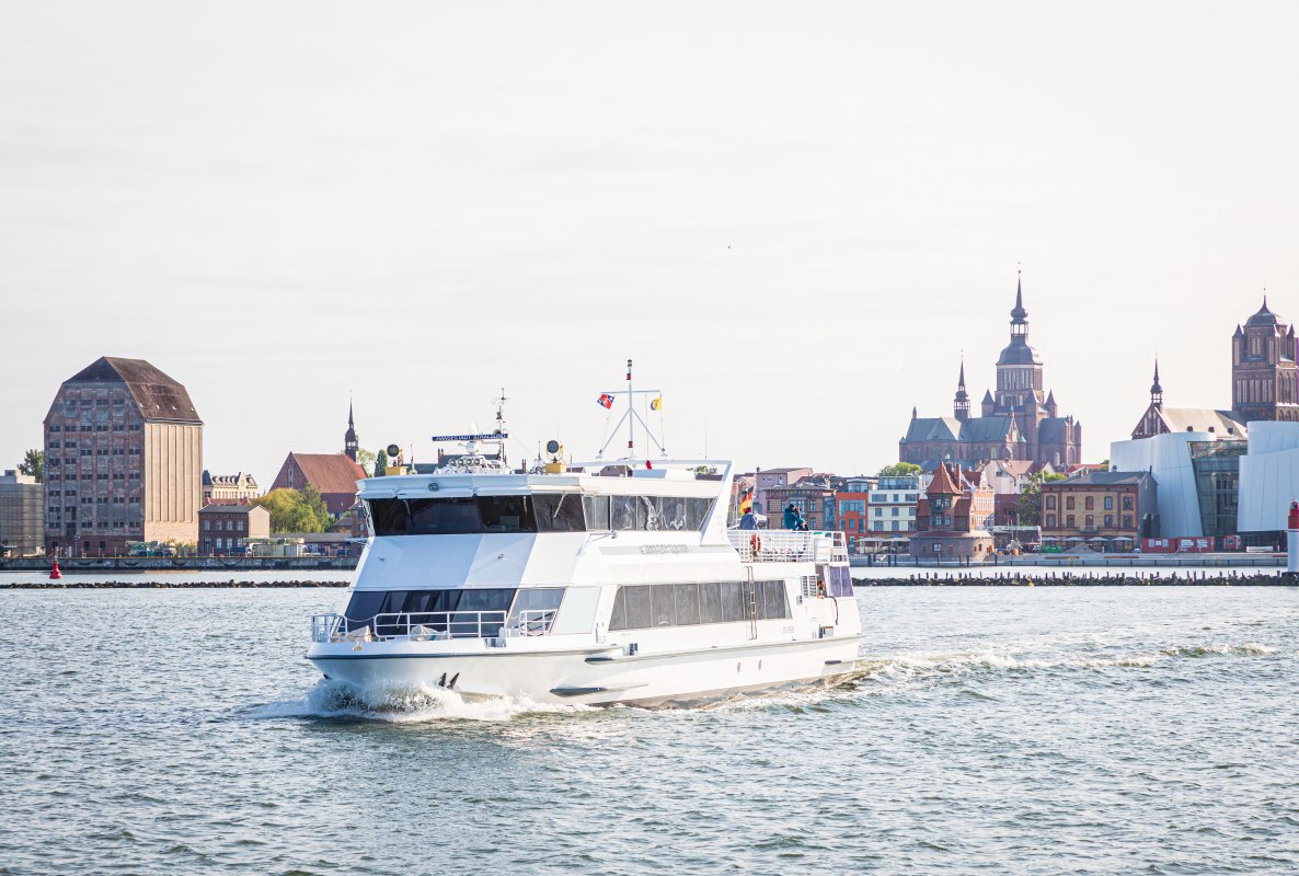 Experience the island of Hiddensee on a day trip from Stralsund. // © Weiße Flotte GmbH Experience the island of Hiddensee on a day trip from Stralsund. // © Weiße Flotte GmbH
