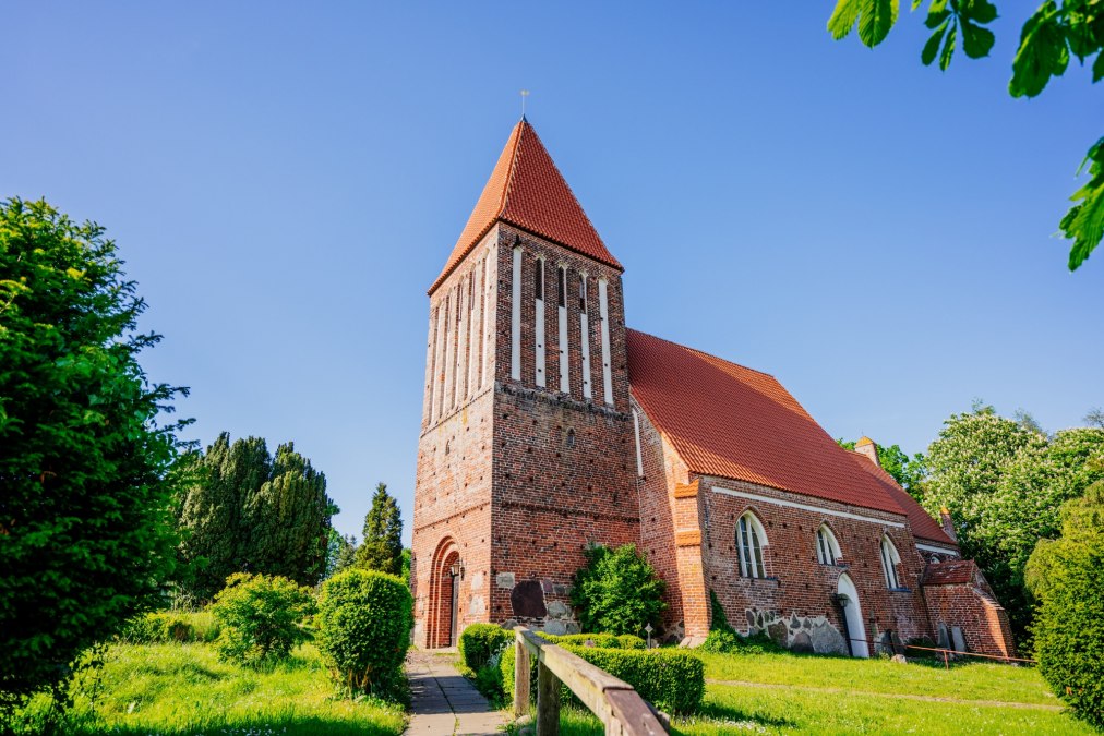 Nabożeństwo w kościele, © Binzer Bucht Tourismus