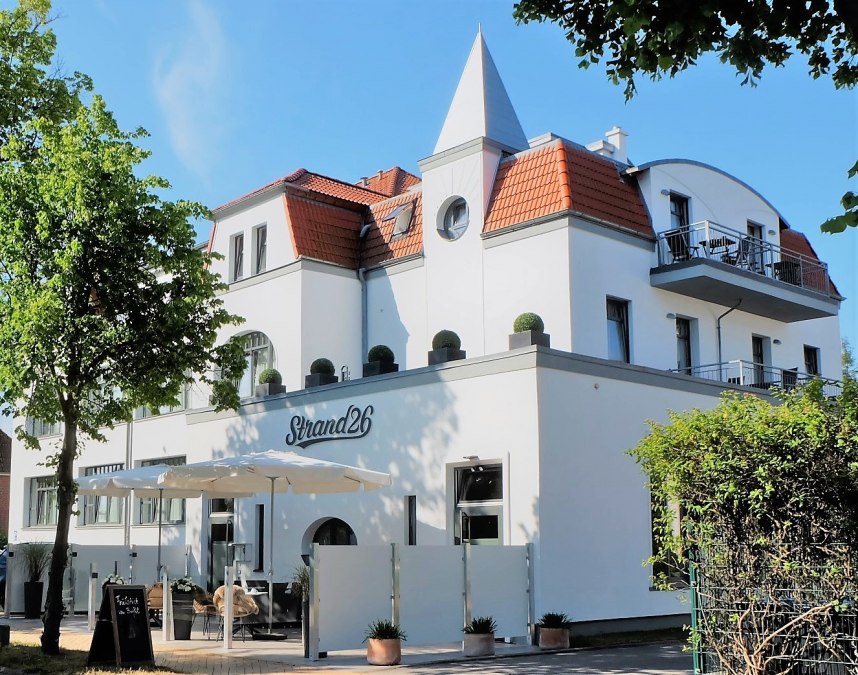 Außenaufnahme des Hotels © Hotel Strand 26, © Hotel Strand 26
