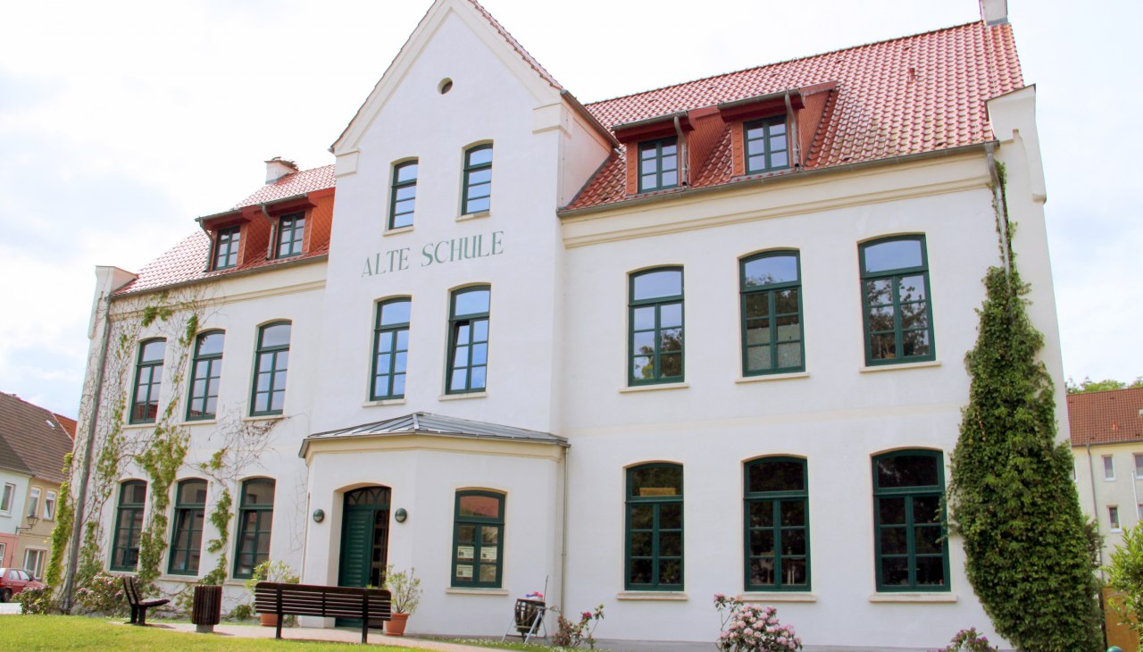 Oude school, © TI Krakow am See