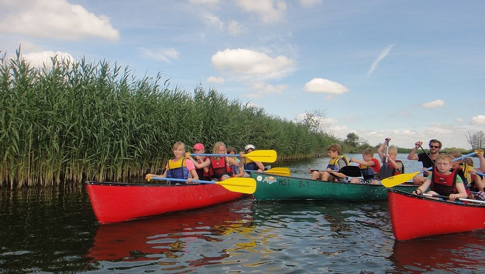 Beversafari kanotocht op de Peene // © Kinder- und Jugendhotel Verchen Beversafari kanotocht op de Peene // © Kinder- und Jugendhotel Verchen