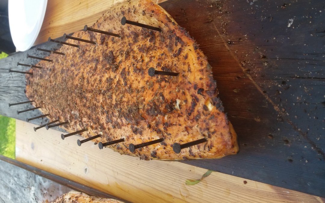 Zalm warm gerookt op een plank, © Martin Hagemann