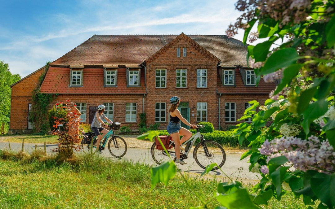 Experience historical beauties by bike, © TMV/Tiemann