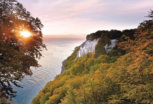 The chalk coast of the island of Rügen in the warm light of autumn, © MV-T/Grundner The chalk coast of the island of Rügen in the warm light of autumn, © MV-T/Grundner