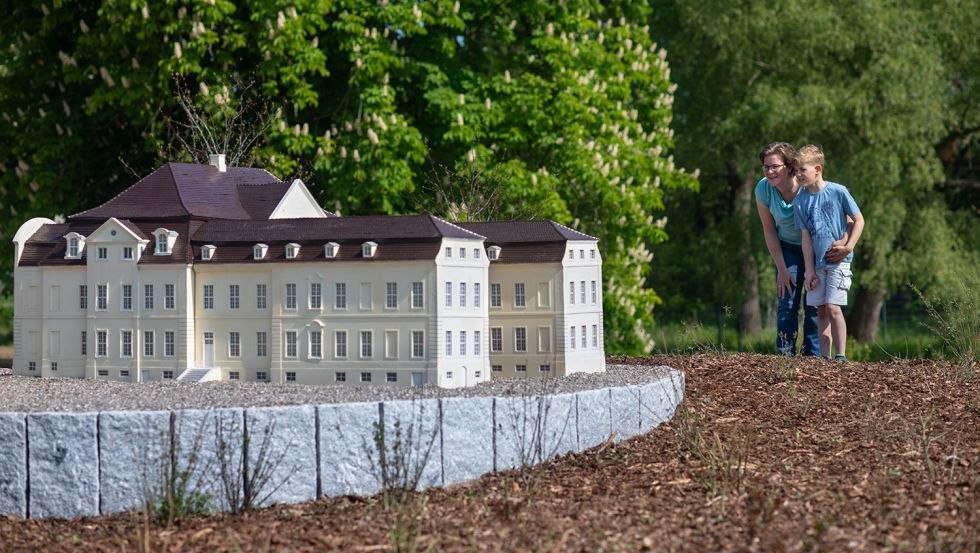 Modellen in het minimare ontdekkingspark // &copy; minimare