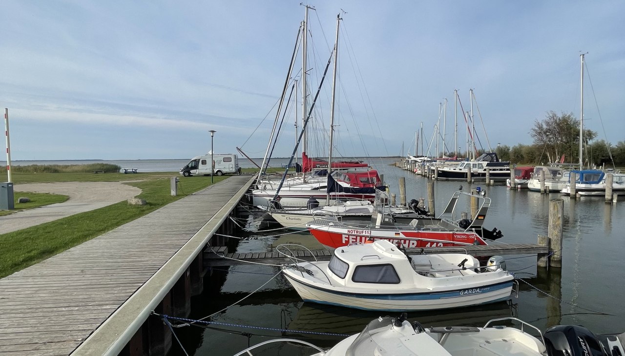 Motoboat Ahlendorf, © Südliche Boddenküste