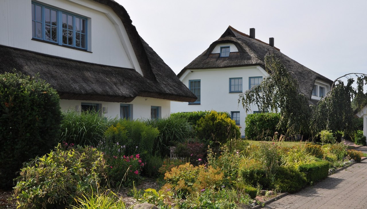 Wreecher Hof comprises seven thatched houses, &copy; TMV