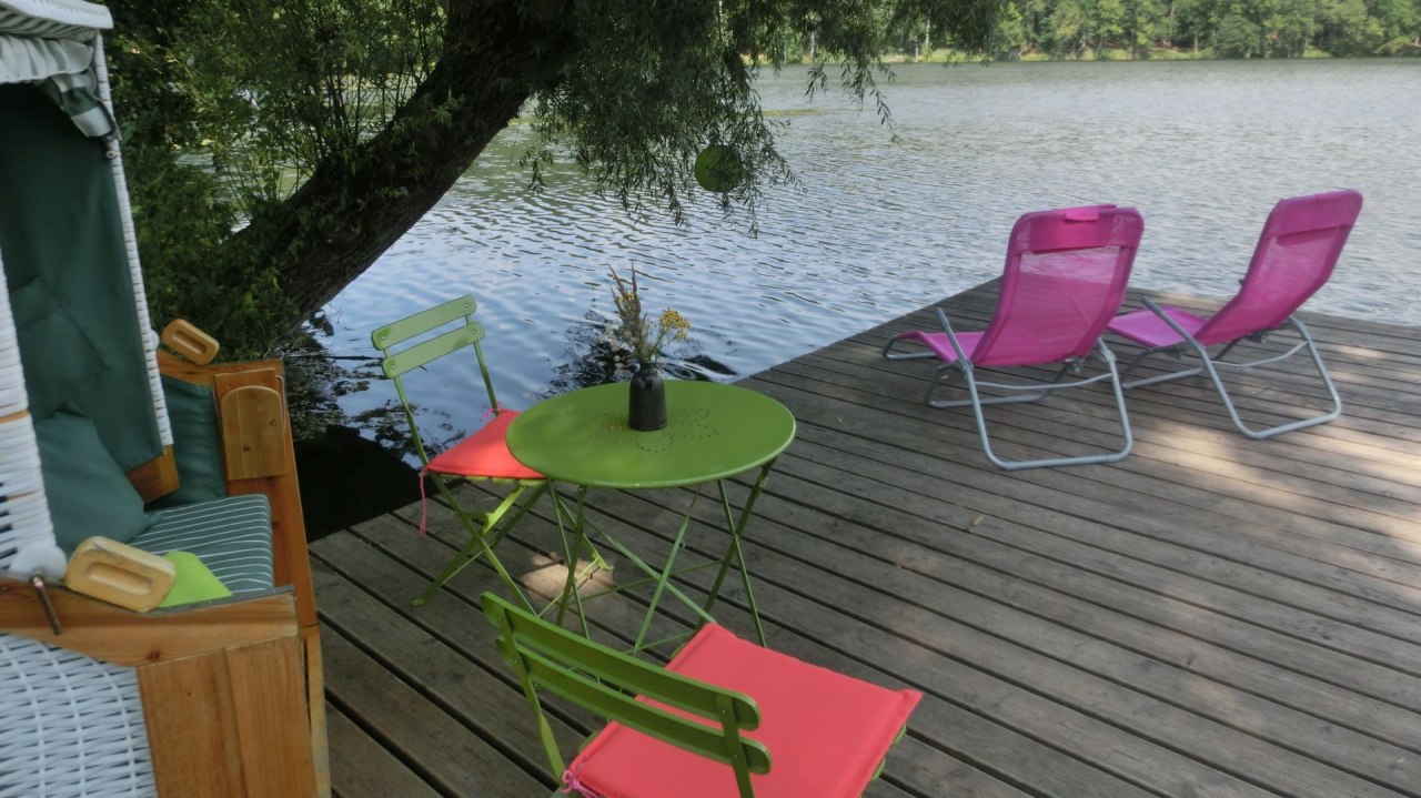 Relaksujący spok&oacute;j nad jeziorem, &copy; Ferienhaus am Gadowsee/Antje Grunert