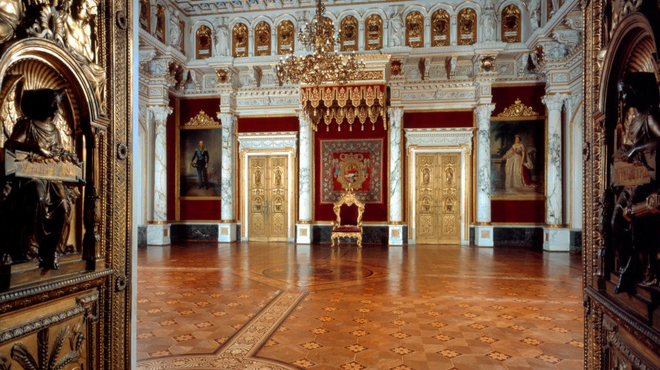 Uitzicht op de troonzaal van de groothertog in de woon- en staatsvertrekken van Slot Schwerin, © Lothar Steiner © Staatliches Museum Schwerin